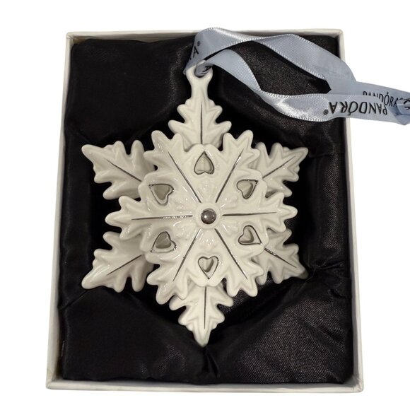 Pandora 2015 Limited Edition Porcelain Snowflake Ornament with Box Ivory Silver - Picture 1 of 9